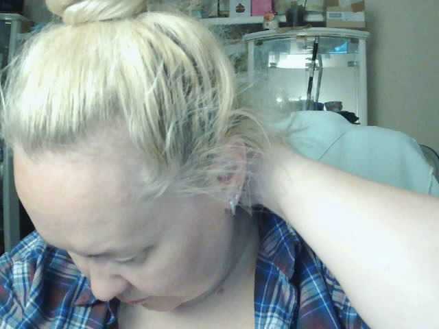 Viola27 live cam on BongaCams