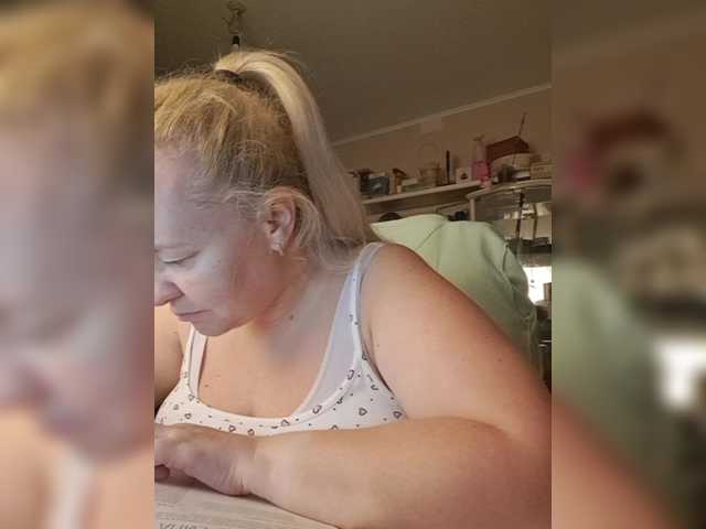 Viola27 live cam on BongaCams