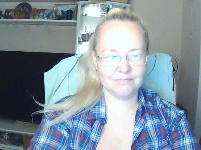 Viola27 live cam on BongaCams