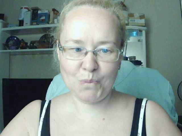 Viola27 live cam on BongaCams