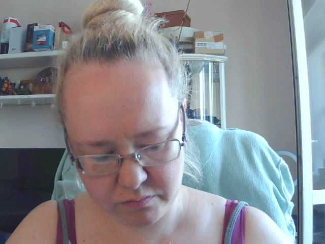 Viola27 live cam on BongaCams