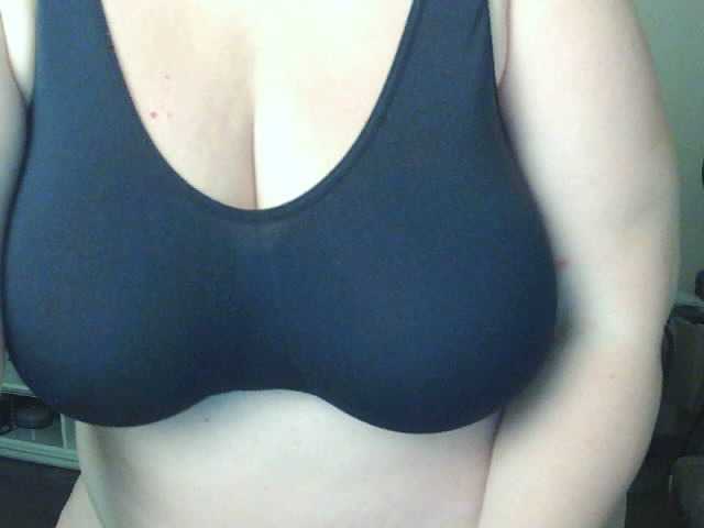 Viola27 live cam on BongaCams