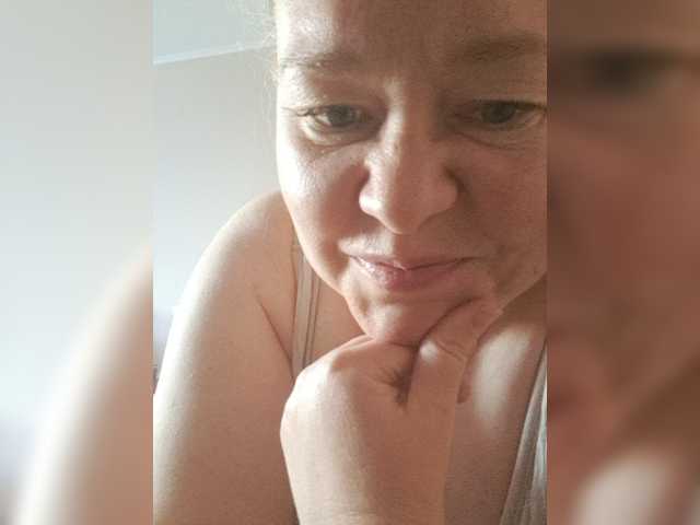 Viola27 live cam on BongaCams