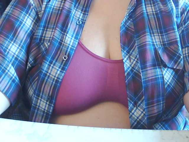 Viola27 live cam on BongaCams