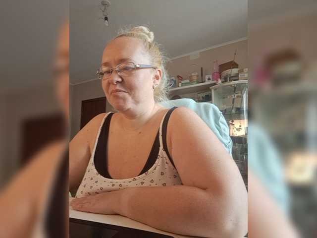 Viola27 live cam on BongaCams