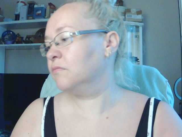Viola27 live cam on BongaCams