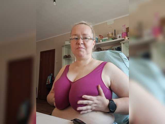 Viola27 live cam on BongaCams