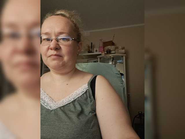Viola27 live cam on BongaCams