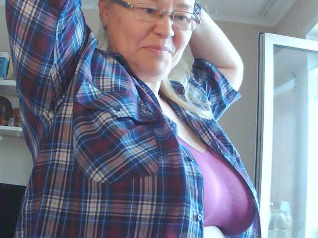 Viola27 live cam on BongaCams