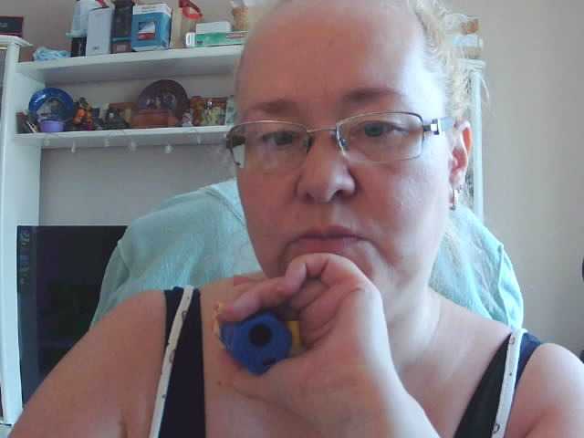 Viola27 live cam on BongaCams