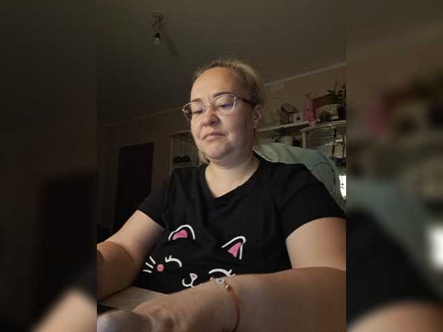 Viola27 live cam on BongaCams