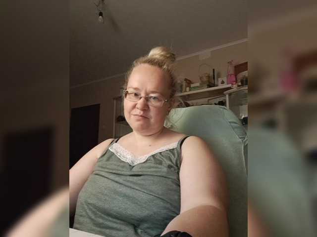 Viola27 live cam on BongaCams