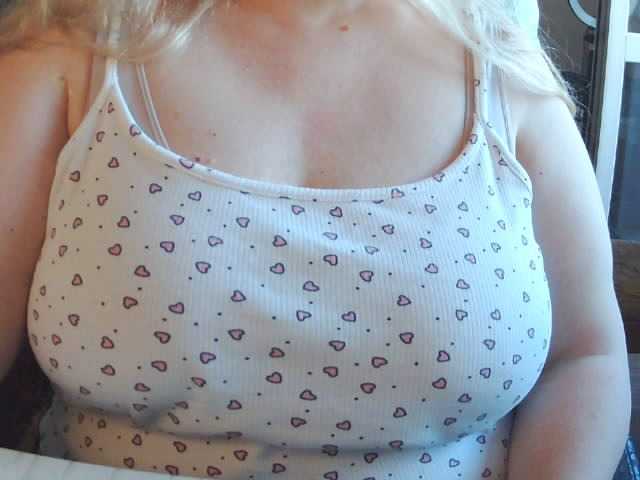 Viola27 live webcam show