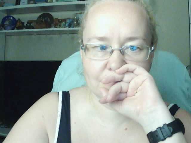 Viola27 live cam on BongaCams