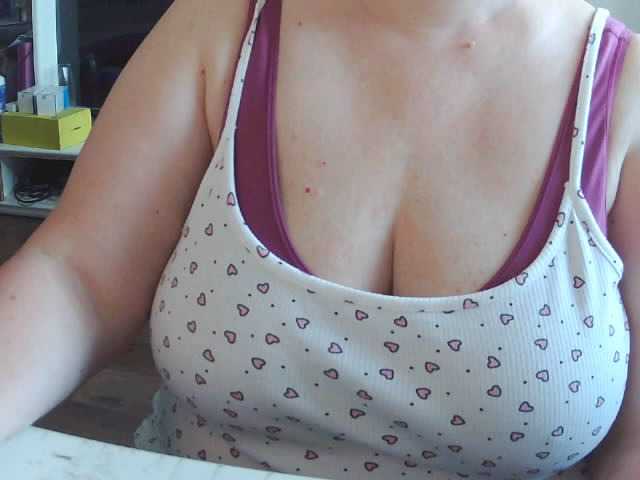 Viola27 live cam on BongaCams