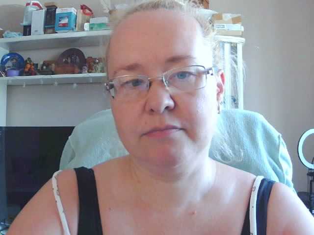 Viola27 live cam on BongaCams