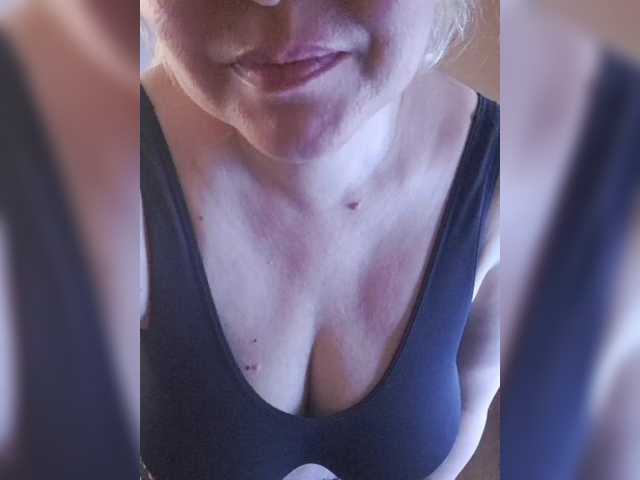 Viola27 live cam on BongaCams