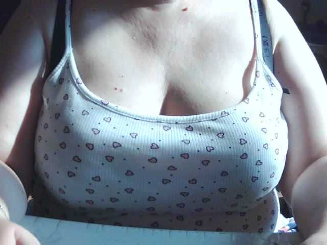Viola27 live webcam show