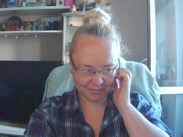 Viola27 live cam on BongaCams
