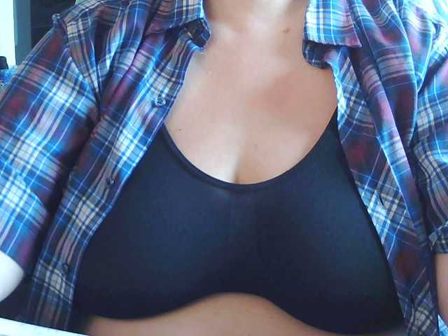 Viola27 live cam on BongaCams