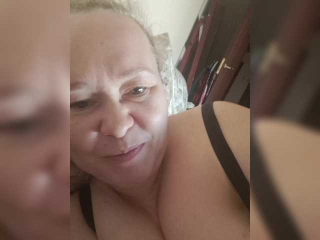 Viola27 live cam on BongaCams