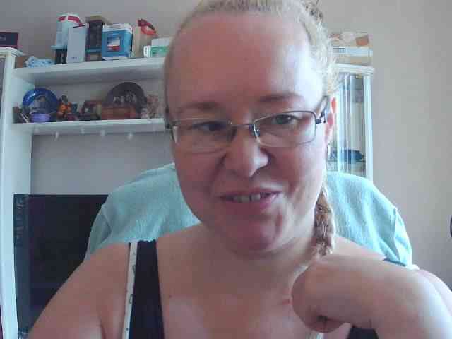 Viola27's cam show statistics and live stream