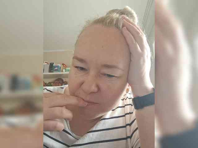Viola27 Live Webcam on BongaCams