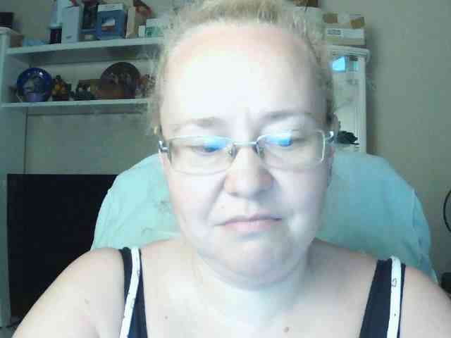Viola27's cam show statistics and live stream