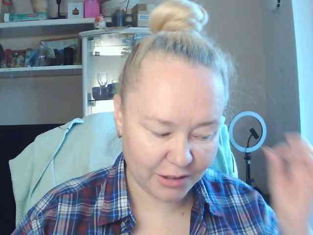 Viola27's cam show statistics and live stream
