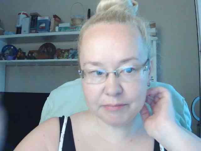 Viola27 Live Webcam on BongaCams