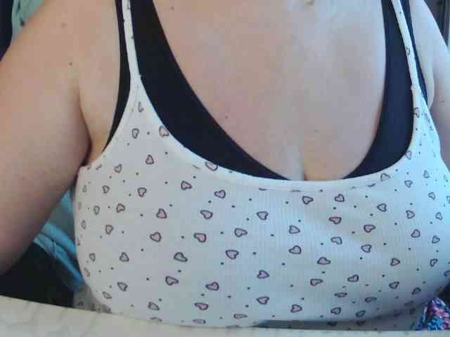 Viola27 Live Webcam on BongaCams