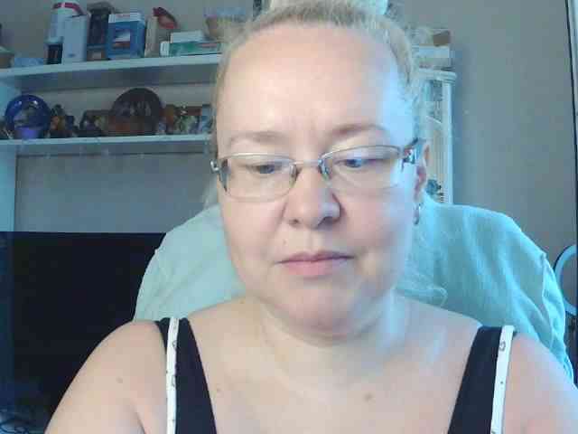 Viola27 Live Webcam on BongaCams