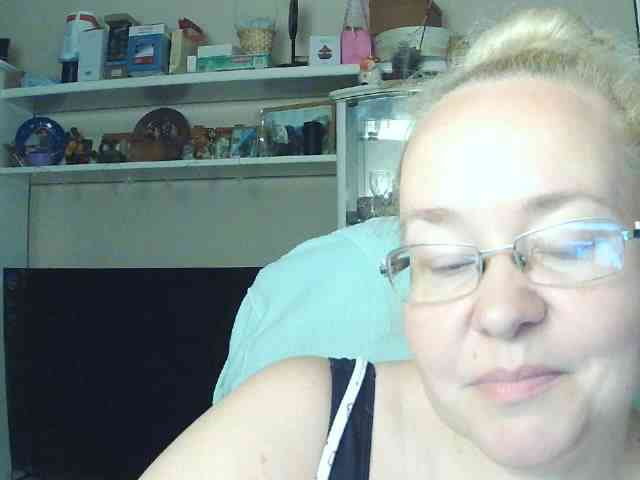 Viola27 Live Webcam on BongaCams