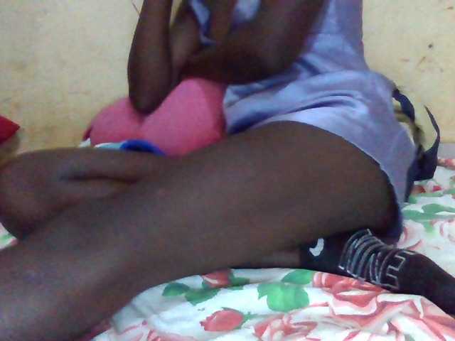 Mamaapussy001 live cam on BongaCams