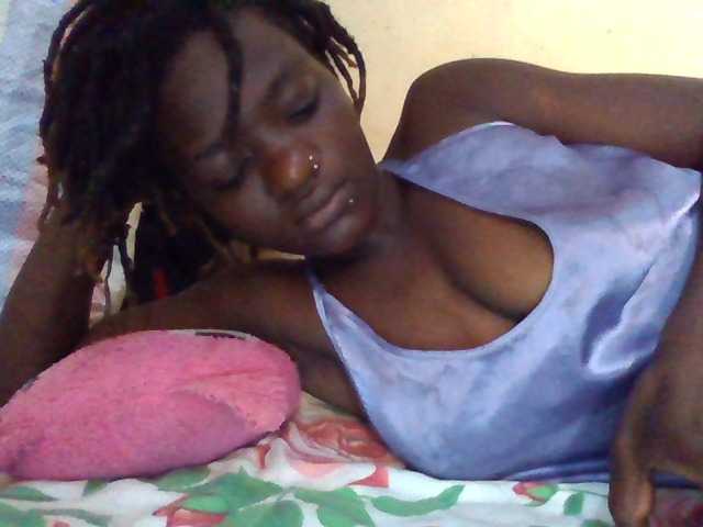 Mamaapussy001 live cam on BongaCams