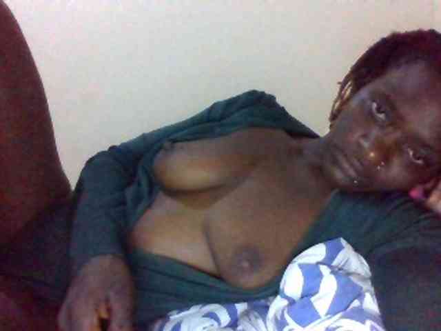 Mamaapussy001 webcam