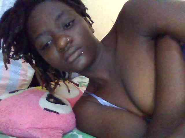 Mamaapussy001 webcam