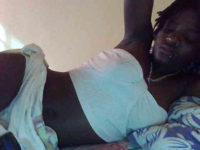 Mamaapussy001 webcam