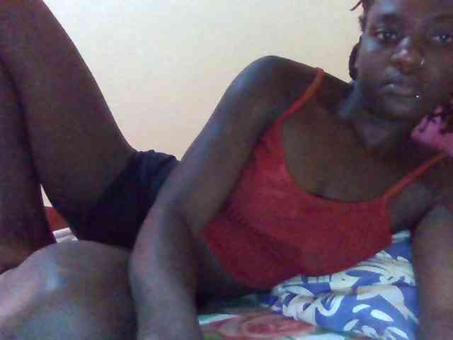 Mamaapussy001 webcam