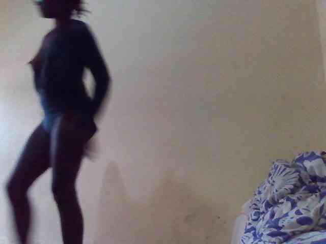 Mamaapussy001