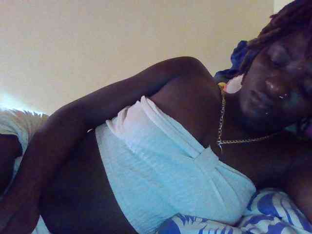 Mamaapussy001 webcam