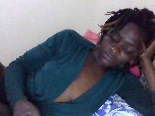 Mamaapussy001 webcam