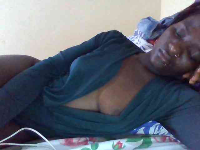Mamaapussy001 webcam