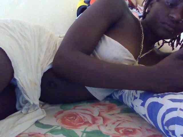 Mamaapussy001 webcam