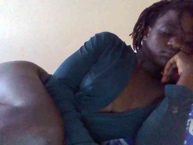 Mamaapussy001