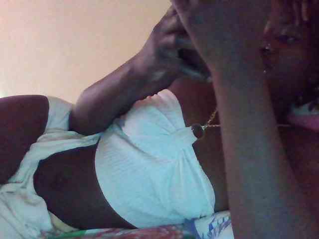 Mamaapussy001 webcam
