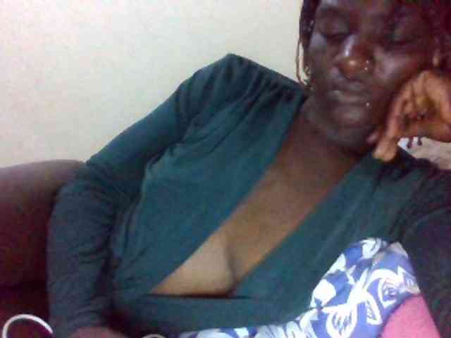 Mamaapussy001 webcam