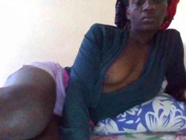 Mamaapussy001 webcam
