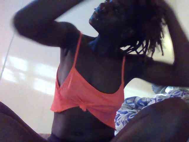 Mamaapussy001 webcam