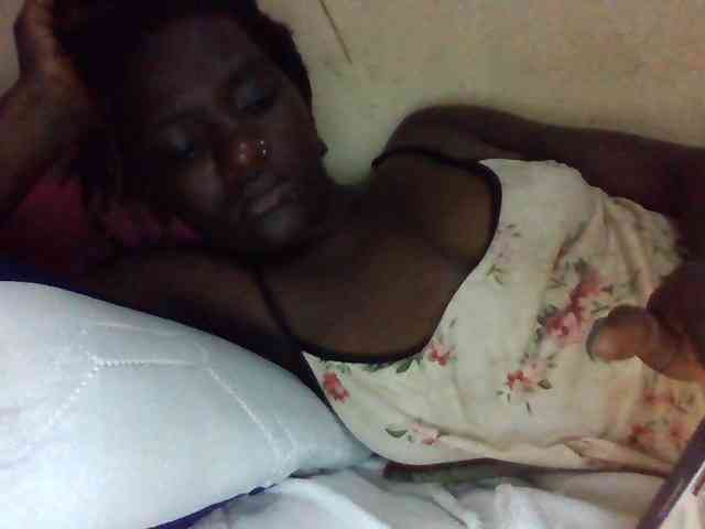 Mamaapussy001 webcam